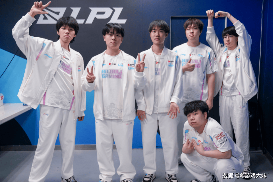 针对性这么明显？BLG战胜IG后，B站悄悄取消IG战队的蓝标