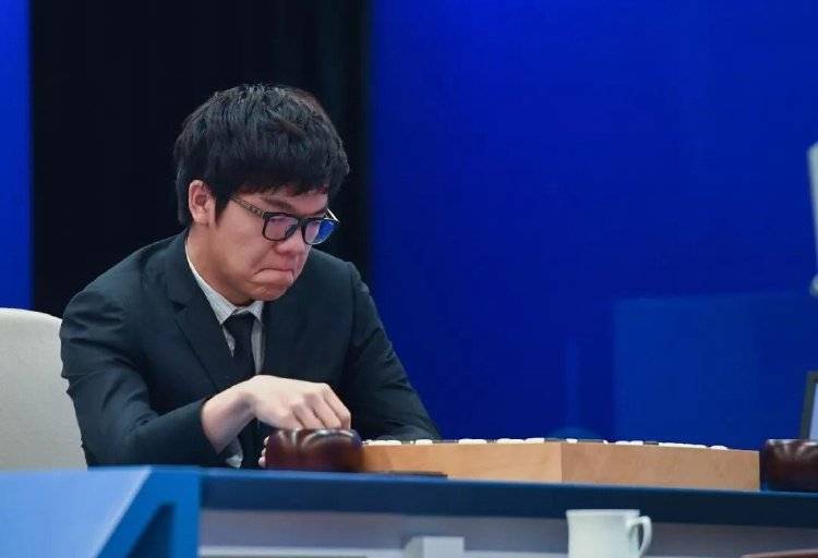 马斯克携AI约战LOL世界冠军 T1战队：我们准备好了