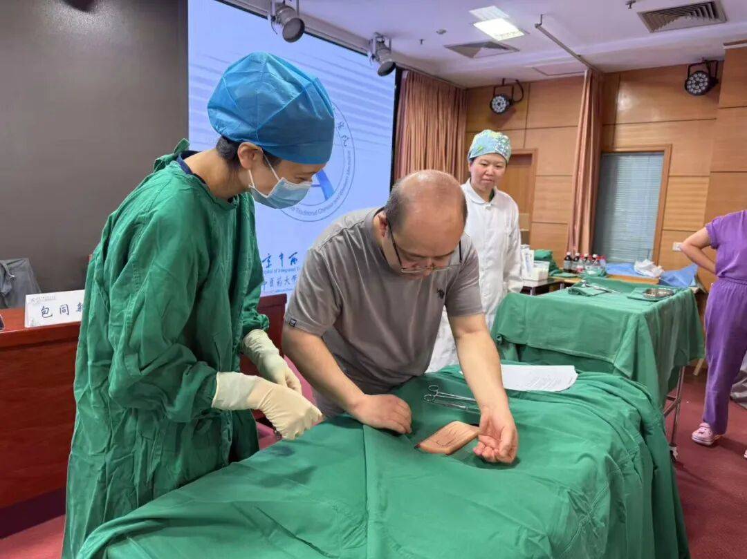 【本院新闻】北京中西医结合医院成功举办手术医师临床思维及基本技能操作比赛